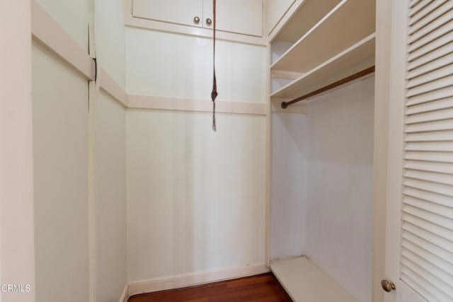 80 N Euclid Avenue, Pasadena CA: https://media.crmls.org/mediaz/6650ae4e-1c39-489f-8d57-3fc422456237.jpg