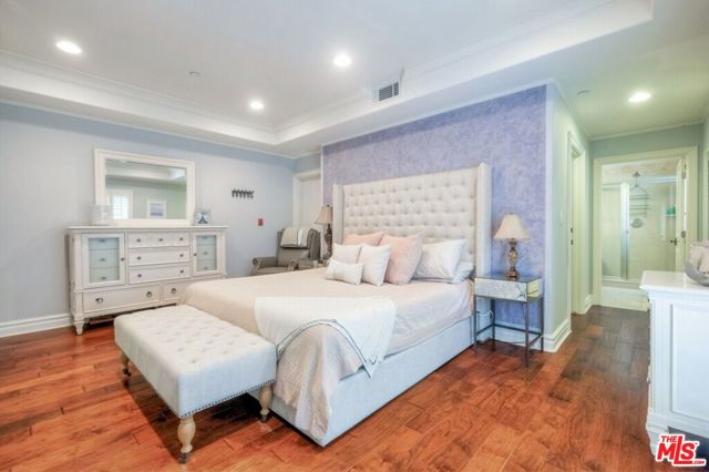 11578 Iowa Avenue, Los Angeles CA: https://media.crmls.org/mediaz/6650ef63-6757-4607-aa09-2e1ad256c0d1.jpg