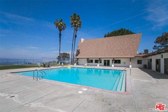 117 Navajo Lane, Topanga CA: https://media.crmls.org/mediaz/665105bc-628d-460e-9d75-c86387fbe768.jpg