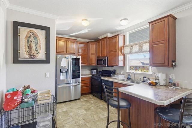 1100 Industrial Blvd, Chula Vista CA: https://media.crmls.org/mediaz/6651a67c-989b-4451-9637-90eafe0769a9.jpg