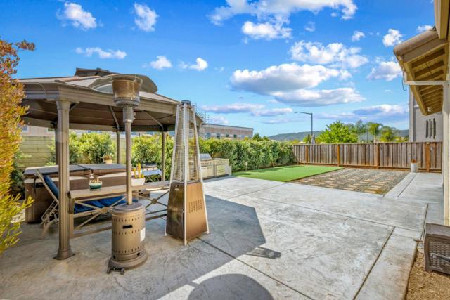 9850 Bobcat Court, Gilroy CA: https://media.crmls.org/mediaz/6652c7c1-9217-4c7b-aa2f-73654bec46b3.jpg