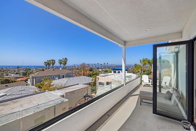 4467 Long Branch Ave, San Diego CA: https://media.crmls.org/mediaz/6652db0e-990e-4eac-8fd1-dd73d1c993fe.jpg