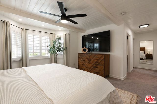 3011 Clune Avenue, Venice CA: https://media.crmls.org/mediaz/665414b7-85ca-4f8b-bd41-b19fe81e119d.jpg
