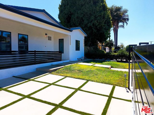 4516 W 63rd Street, Los Angeles CA: https://media.crmls.org/mediaz/66542b73-656b-48e5-a9bc-5f13c06aacc8.jpg