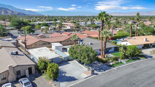 44635 San Carlos Avenue, Palm Desert CA: https://media.crmls.org/mediaz/665519f6-1cdb-4079-8103-0c55fc5a9def.jpg