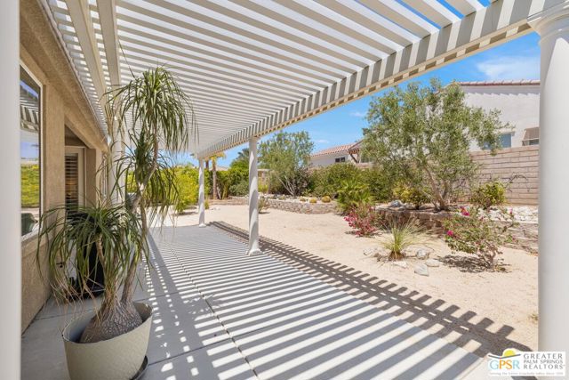 1850 Savanna Way, Palm Springs CA: https://media.crmls.org/mediaz/66552a20-5e7f-4c98-a324-ae70db782ae4.jpg