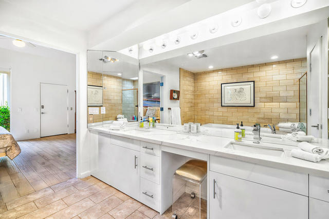 192 Kavenish Drive, Rancho Mirage CA: https://media.crmls.org/mediaz/66557505-ea9f-41bd-aa10-6e19ef41fbb8.jpg