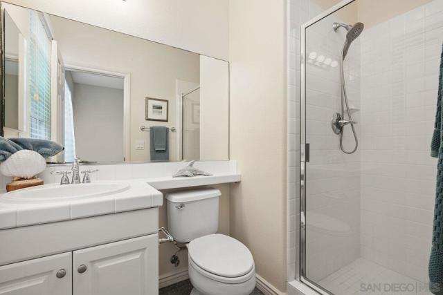 4772 Sunset Heights Ct, San Diego CA: https://media.crmls.org/mediaz/6655b28a-97e2-4719-965c-2397203014fc.jpg
