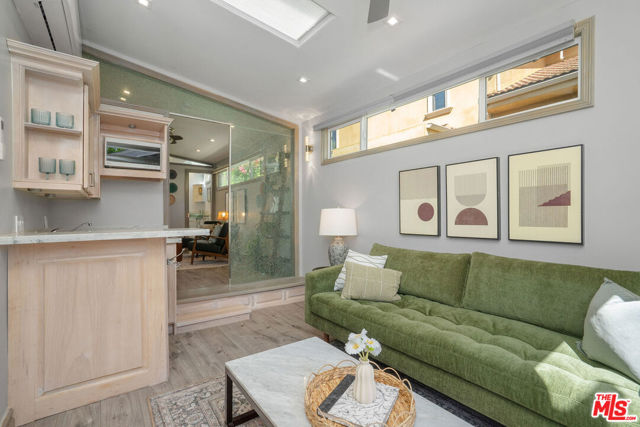 1116 Stanford Street, Santa Monica CA: https://media.crmls.org/mediaz/6655d57e-68fe-40fd-bf35-63ef2931792e.jpg