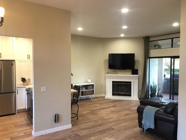 Detail Gallery Image 5 of 12 For 2861 Andover Ave, Carlsbad,  CA 92010 - 2 Beds | 2 Baths