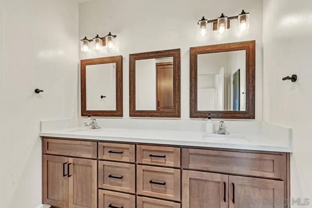 130 Scenic Dr, El Cajon CA: https://media.crmls.org/mediaz/66566d20-5f50-46e7-a1aa-a460a8e7bb05.jpg