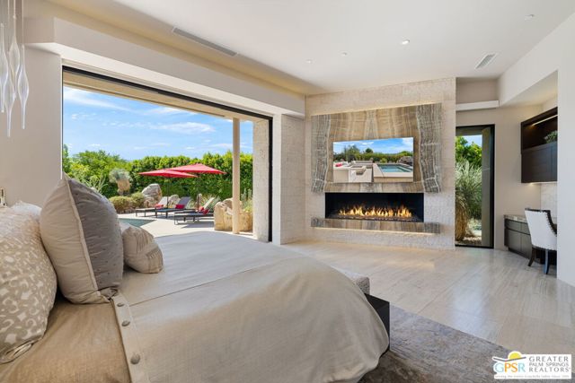 1 Sterling Ridge Drive, Rancho Mirage CA: https://media.crmls.org/mediaz/66567208-ec05-476b-9fc5-bbb282cd97c2.jpg