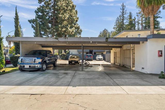 935 Ravenscourt Avenue, Campbell CA: https://media.crmls.org/mediaz/66567cb3-d8d8-4b3c-915a-80eb18431e40.jpg