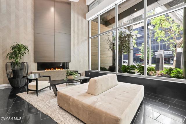 1155 S Grand Avenue, Los Angeles CA: https://media.crmls.org/mediaz/66567f10-5b92-4c6b-8d54-8f027a805c22.jpg