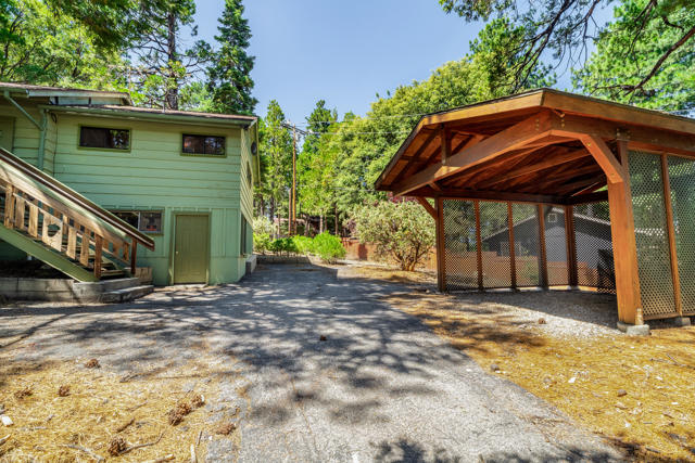 52551 Pine Ridge Road, Idyllwild CA: https://media.crmls.org/mediaz/66569467-c087-475c-9288-ba6937563865.jpg