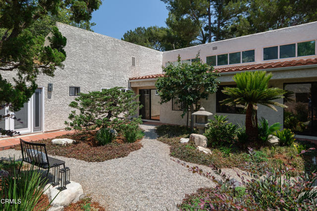 872 Flores De Oro, South Pasadena CA: https://media.crmls.org/mediaz/6656abb9-98f3-4ad3-bd29-4f7cb4c04ea0.jpg