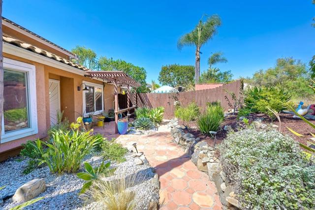 Detail Gallery Image 4 of 35 For 316 Winters Ct, San Marcos,  CA 92069 - 4 Beds | 3 Baths