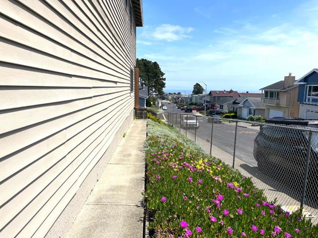 375 Shipley Avenue, Daly City CA: https://media.crmls.org/mediaz/665735fa-e7fa-49dd-ad52-83bb2dade867.jpg