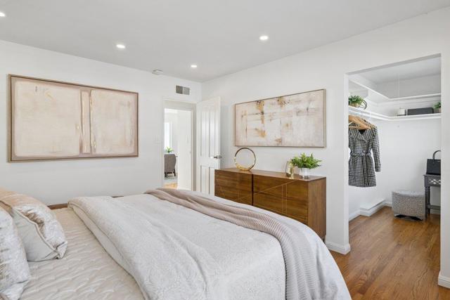 170 Beachview Avenue, Pacifica CA: https://media.crmls.org/mediaz/6657adb7-a4de-4f88-adc3-4fa8603a3fb2.jpg