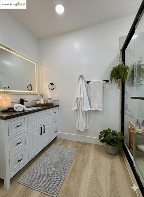 2427 67th Ave, Oakland CA: https://media.crmls.org/mediaz/6658e44d-1acf-42b6-9372-1fcb11c25a3f.jpg