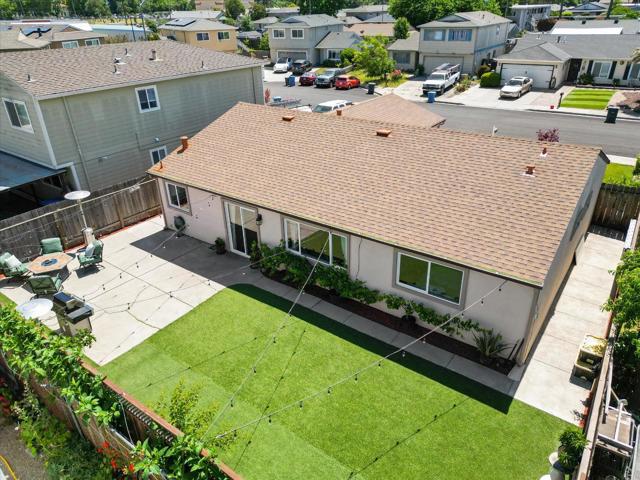 8100 Springdale Court, Gilroy CA: https://media.crmls.org/mediaz/6658f7aa-6464-429c-a3b6-c1b73939b801.jpg