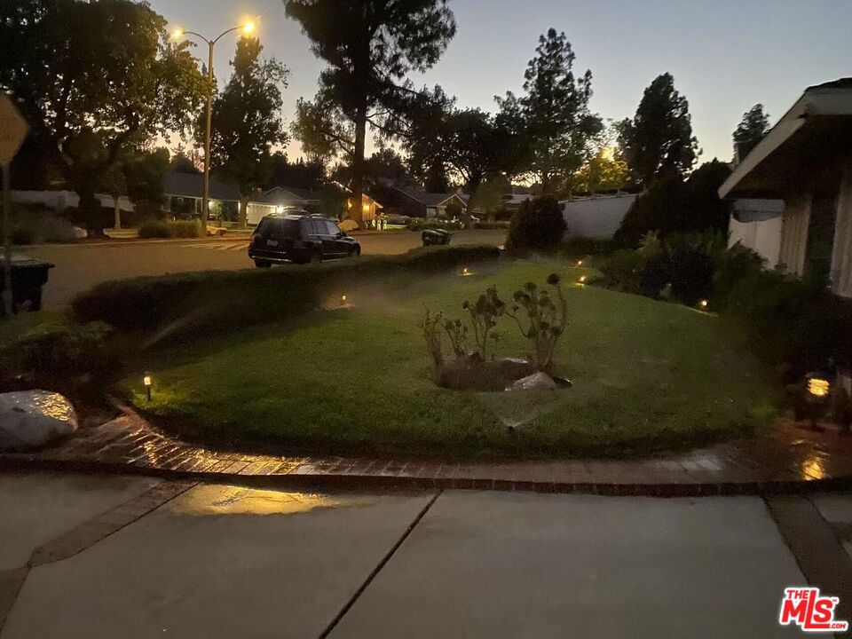https://media.crmls.org/mediaz/665947fa-f0d3-48e2-99ae-3e2e8d264d63.jpg?preset=X-Large