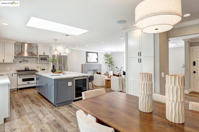 298 Elysian Fields DR, Oakland CA: https://media.crmls.org/mediaz/66595743-850a-436f-bfa1-98bdefff0080.jpg