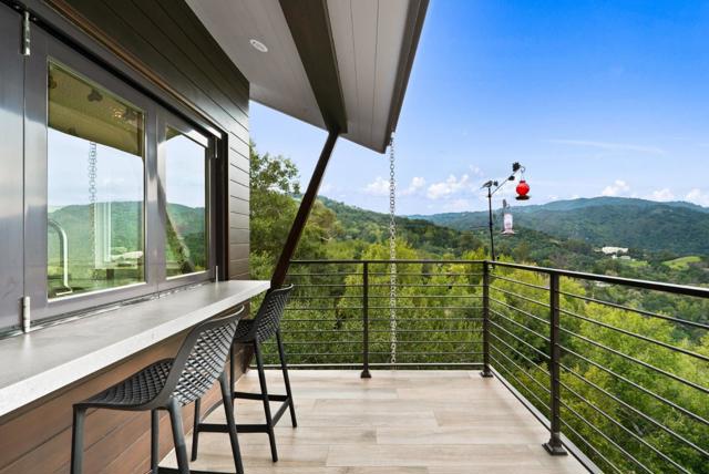 17808 Tourney Road, Los Gatos CA: https://media.crmls.org/mediaz/66597988-5d3d-4f8c-af86-b3cd1ad893b9.jpg