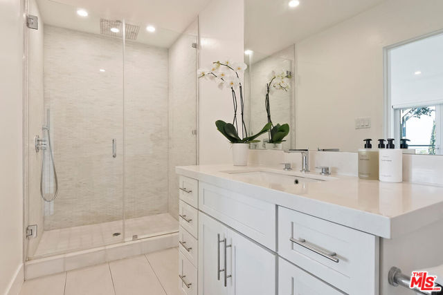 3482 Vista Haven Road, Sherman Oaks CA: https://media.crmls.org/mediaz/6659b72a-1c7b-4f10-9f45-cb630c7ebbd9.jpg