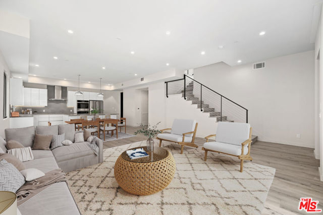 816 N Orange Drive, Los Angeles CA: https://media.crmls.org/mediaz/665a2d9b-2236-4483-9cd7-05c5af1261b6.jpg