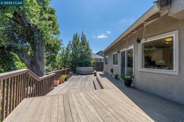 6082 Slopeview Ct, Castro Valley CA: https://media.crmls.org/mediaz/665a3404-ea49-4e0c-8053-0a1db7df5be9.jpg