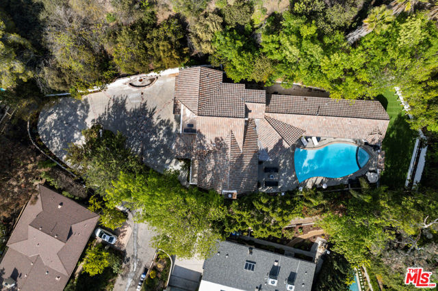 16221 Elisa Place, Encino CA: https://media.crmls.org/mediaz/665a9c23-7cae-413d-80e1-3cd0211d683f.jpg