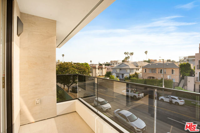 1414 S Beverly Drive Drive, Los Angeles CA: https://media.crmls.org/mediaz/665ac6e5-a293-408f-85f7-eca879c26403.jpg