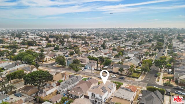 3815 W 60th Street, Los Angeles CA: https://media.crmls.org/mediaz/665b9551-ed9e-48e9-a728-bb75b2b2fc1e.jpg