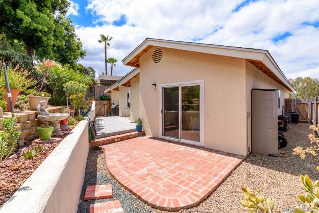9919 Sorrel Ave, Lakeside CA: https://media.crmls.org/mediaz/665ba164-4419-477e-bf74-2bb1260500f7.jpg