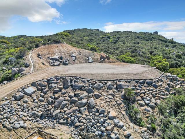 2169 Corte Dorado Espuela, Alpine CA: https://media.crmls.org/mediaz/665c711b-819e-4738-9d00-d0d459f235ce.jpg