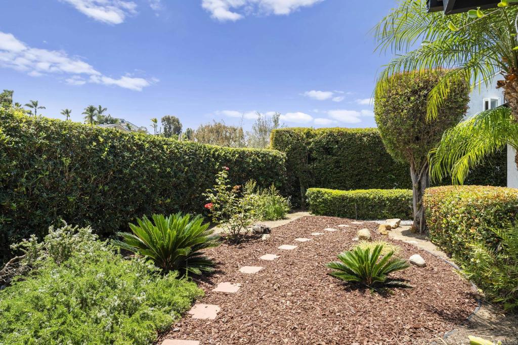 2550 Unicornio Street - photo 2