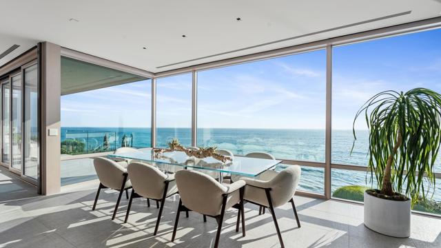 1230 Neptune Ave, Encinitas CA: https://media.crmls.org/mediaz/665df524-d8d3-4178-963b-0a86af4bd462.jpg
