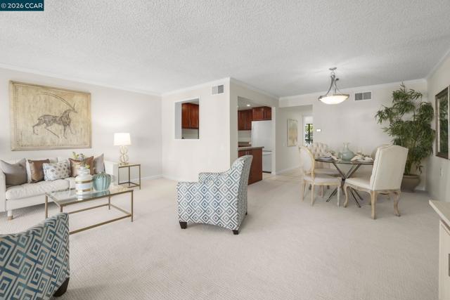 1525 Canyonwood Ct, Walnut Creek CA: https://media.crmls.org/mediaz/665e180e-3945-42af-8f06-90a7dd693219.jpg