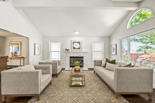 3746 La Costa Ave, Castro Valley CA: https://media.crmls.org/mediaz/665e1ef2-f24c-4faa-96ee-fc0faa22bd20.jpg