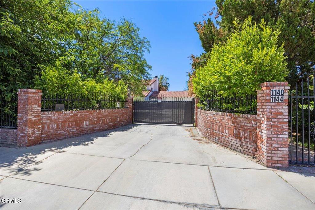1140 W Lancaster Boulevard