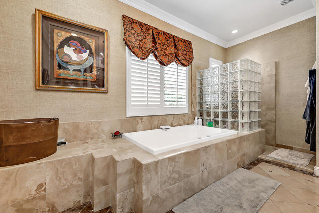 51173 Marbella Court, La Quinta CA: https://media.crmls.org/mediaz/665e5b02-8712-46e5-86b3-bee966a77e9b.jpg