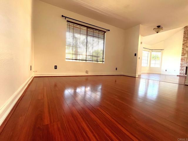 Detail Gallery Image 7 of 35 For 1446 Westmore Pl, Oceanside,  CA 92056 - 4 Beds | 3/1 Baths