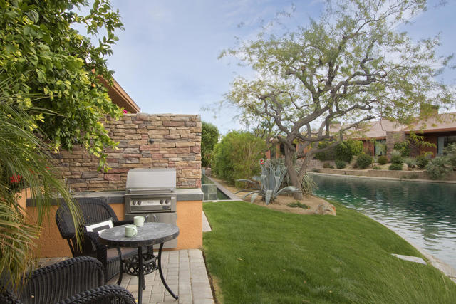 50135 Camino Privado, La Quinta CA: https://media.crmls.org/mediaz/665fe6ec-3b06-4ec9-a3fb-7c52621c688d.jpg