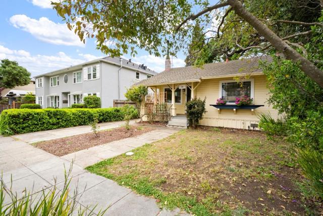 30 Clinton Street, Redwood City CA: https://media.crmls.org/mediaz/66603916-f3df-4a01-a543-34ed30a70819.jpg