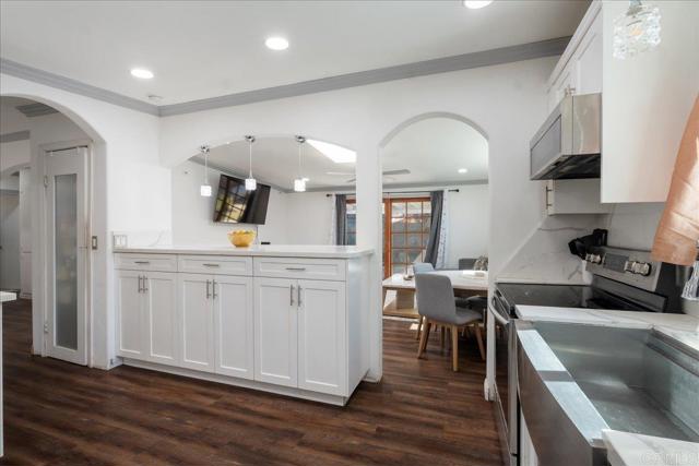 Detail Gallery Image 9 of 31 For 4126 E Plaza Bld, National City,  CA 91950 - 3 Beds | 2 Baths