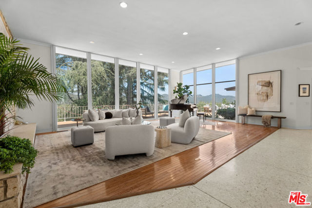 1743 Stone Canyon Road, Los Angeles CA: https://media.crmls.org/mediaz/66609809-8069-48be-8636-d750b6f60932.jpg