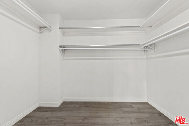 8557 Norwich Avenue, North Hills CA: https://media.crmls.org/mediaz/66610e87-ce5c-4169-8d98-38ac9e2d06b6.jpg