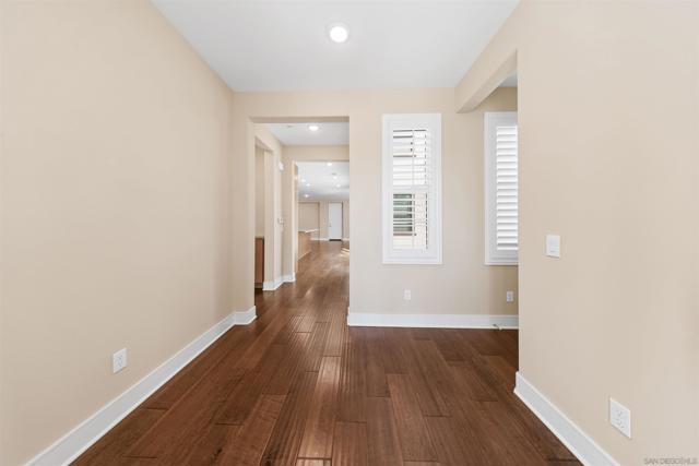 6749 Solterra Vista Pkwy, San Diego CA: https://media.crmls.org/mediaz/66614139-e705-4016-9e7f-02b4f4286a75.jpg