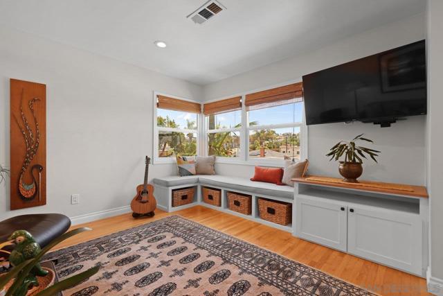 1855 Capistrano St, San Diego CA: https://media.crmls.org/mediaz/6661db5b-5415-4e24-aeaf-7b6eef150347.jpg